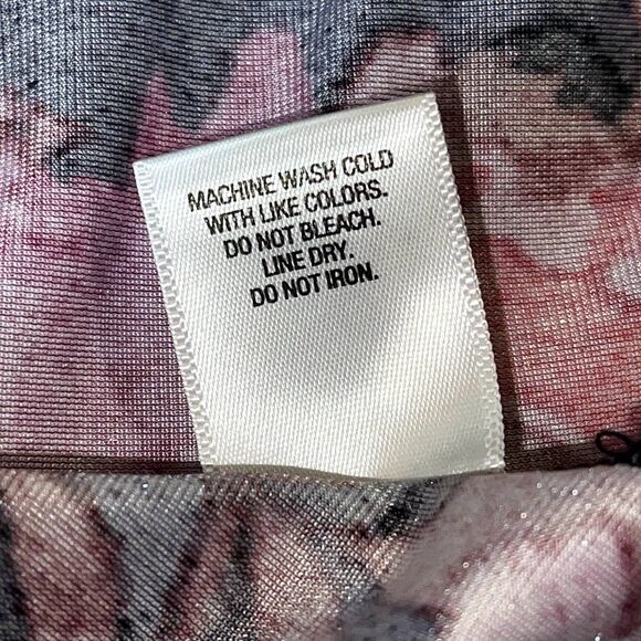 Roz & Ali | Petite Black and Purple Floral Velvet Top | PXL - Picture 6 of 6